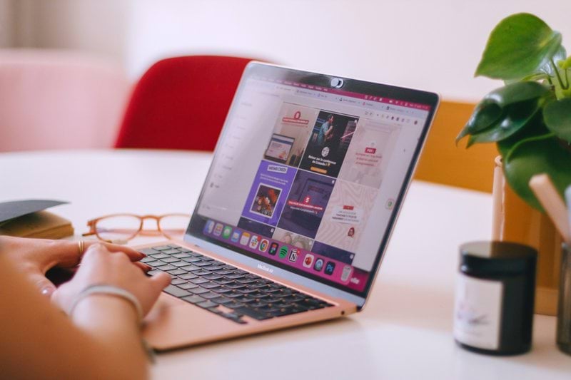 Social Media Virtual Assistant image