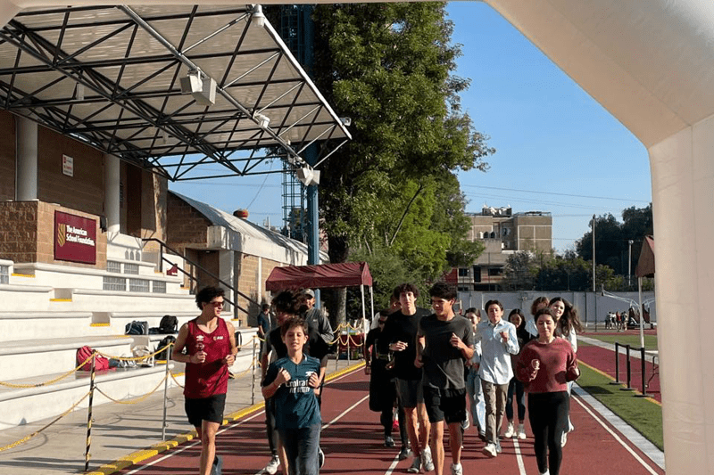 Track Coach and General Manager / Entrenador de Atletismo image