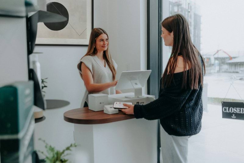 Cajero Administrativo image