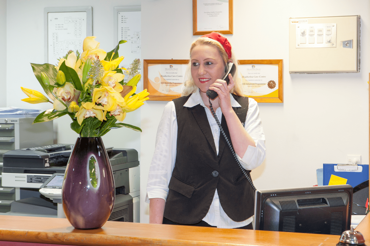 Receptionist