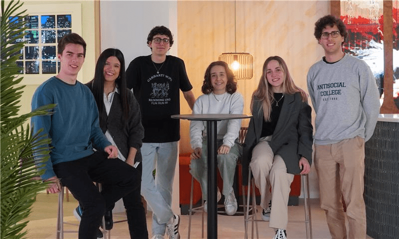 Foto de jóvenes de HMY
