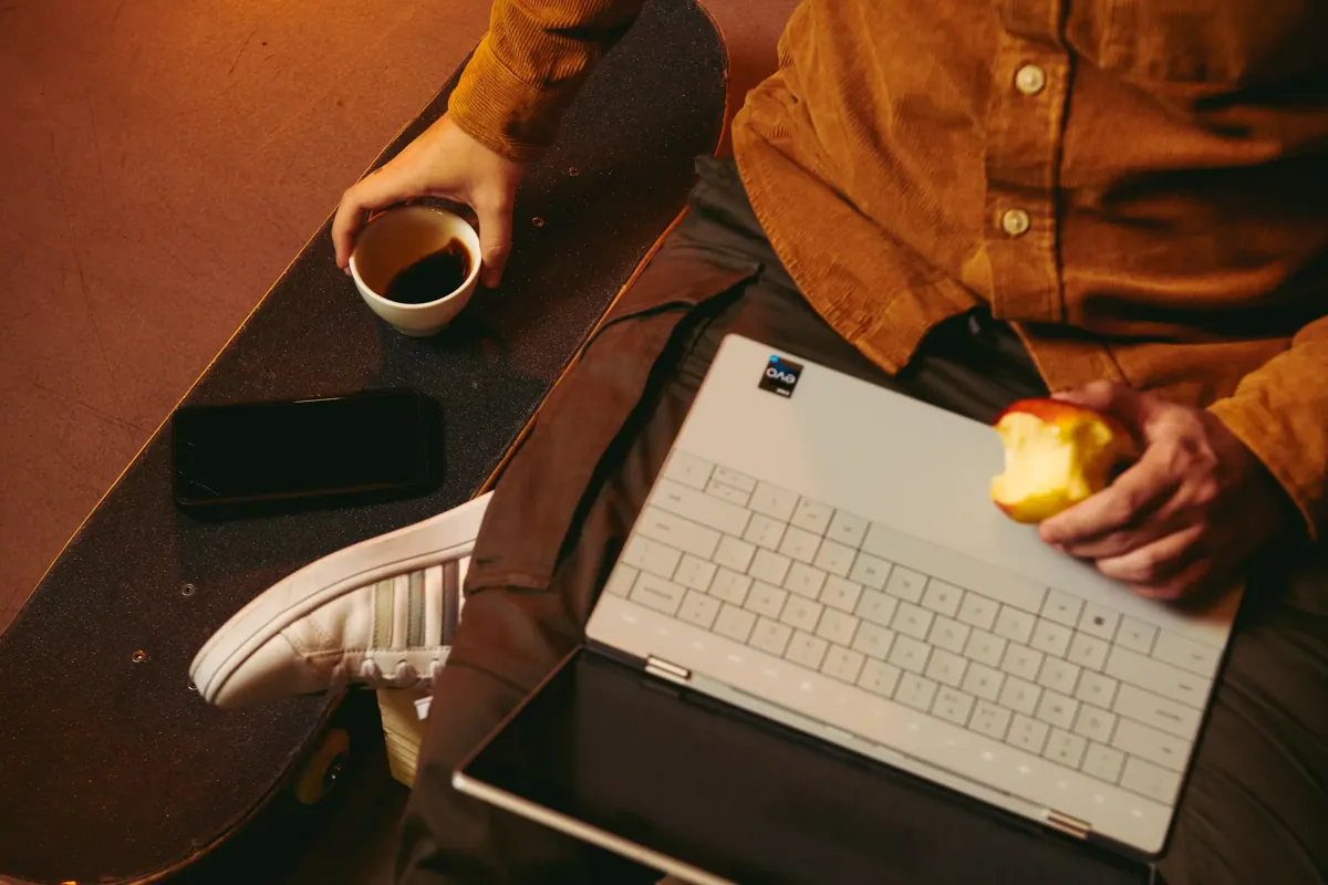 Chilling with laptop