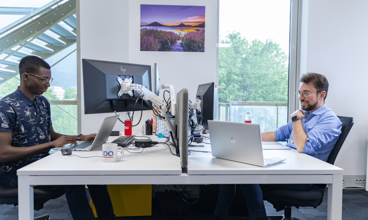 Des collaborateurs de BDO Grenoble à leurs bureaux