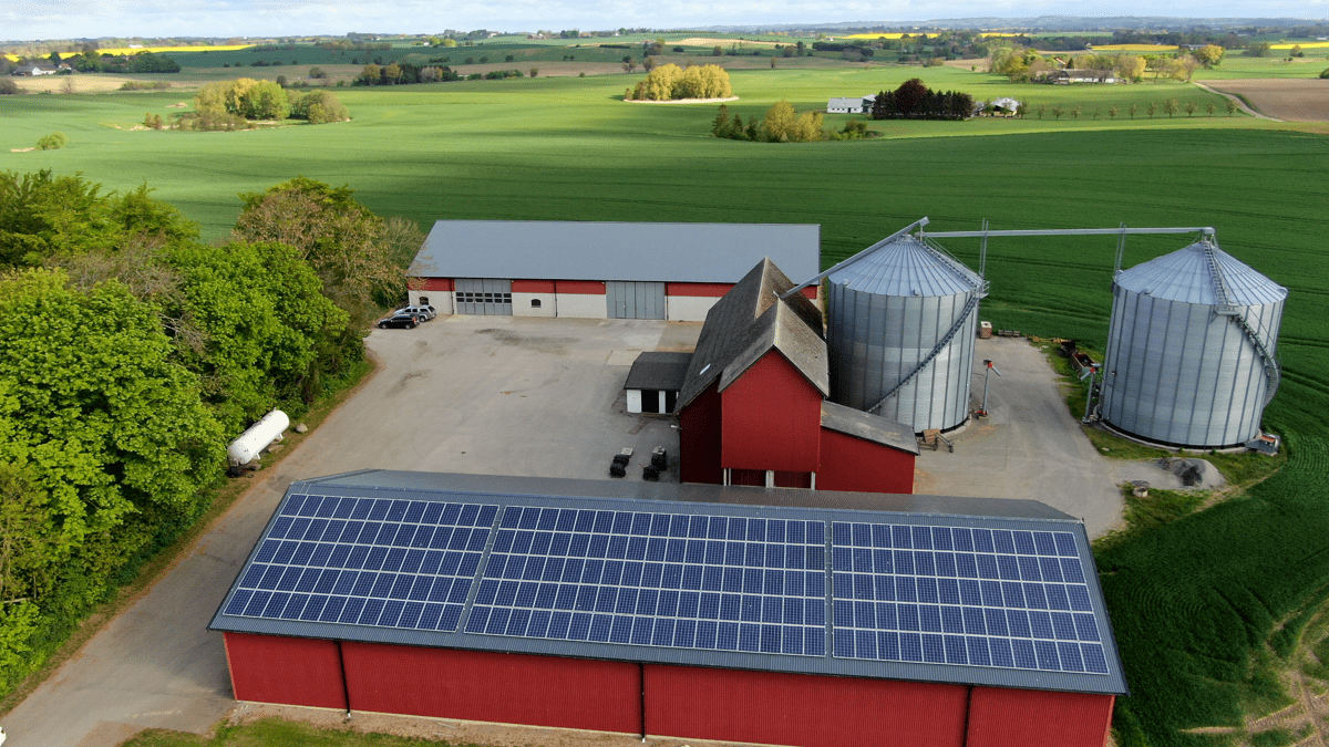 solceller på gård