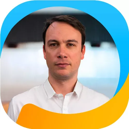 Adrien TOULLIER - Responsable Data & Performance - Steeple