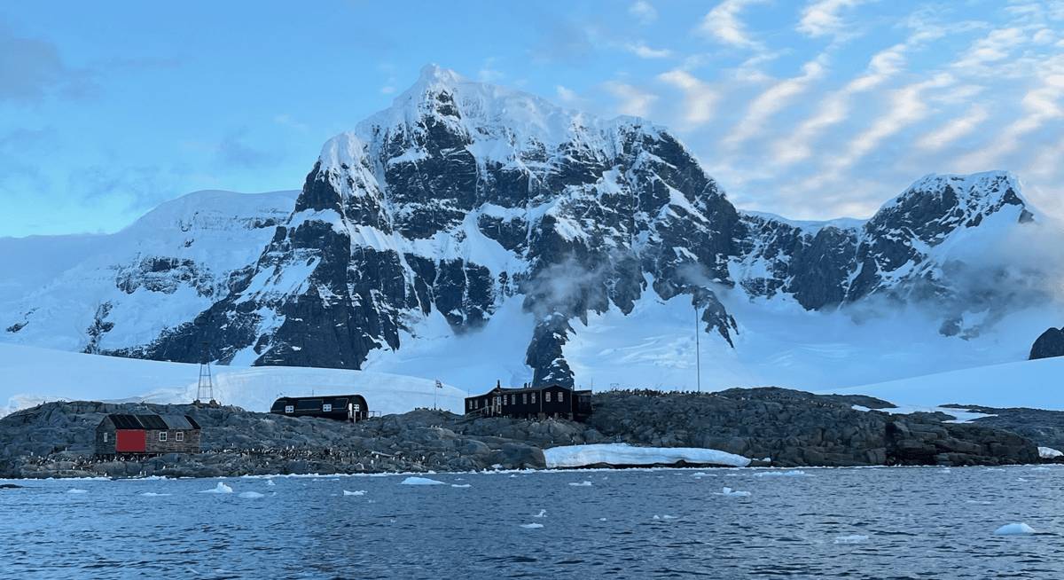 Goudier Island from sea.jpg