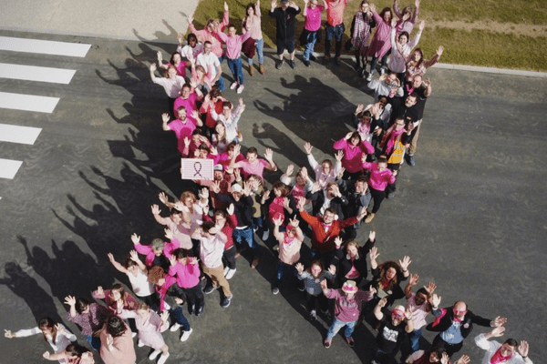 Soutien à la ligue contre le cancer du sein à l'occasion d'Octobre rose