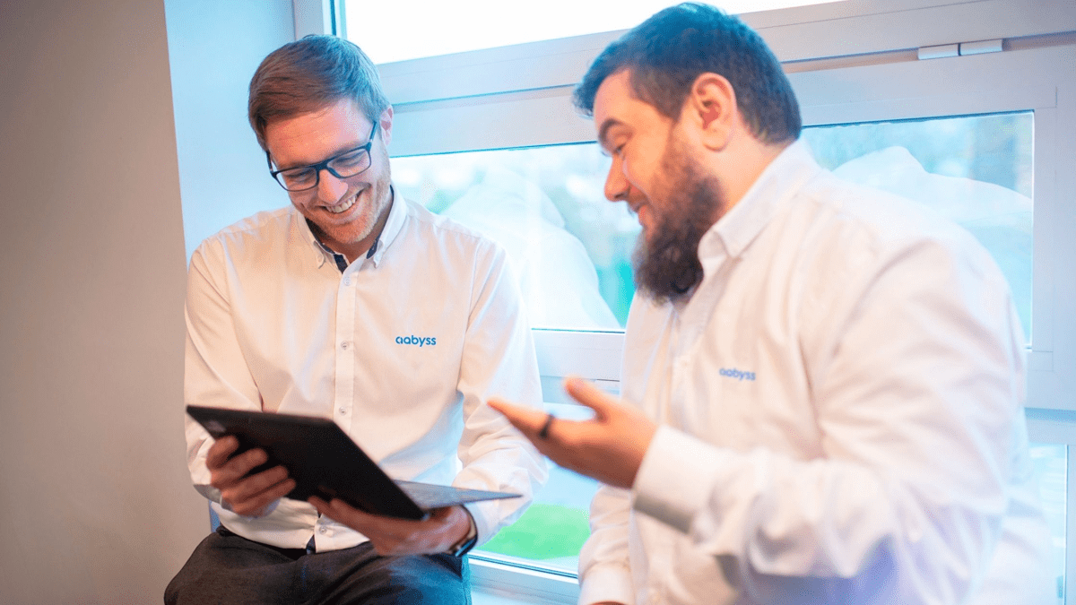 Michael_Skeggs_Lewis_Green_in_negotiations