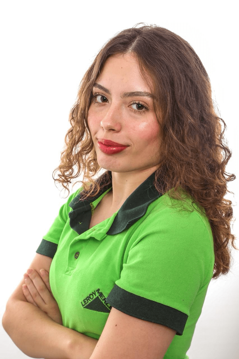 Jenifer Santos - Estagiária de Recursos Humanos - LEROY MERLIN BR