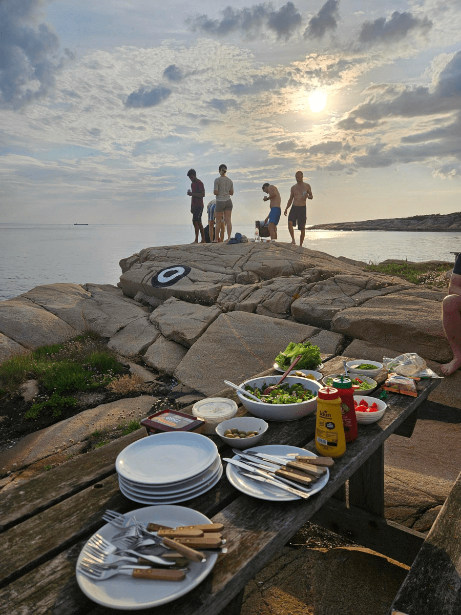 Grilling i ettermiddagssol.jpg