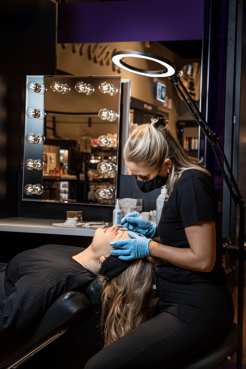 KICKS Flagship Gallerian söker Hudterapeut till Dermalogica KICKS Sverige