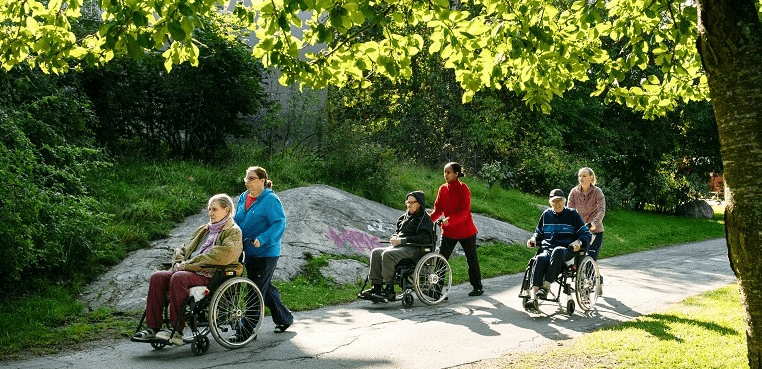 attendo-äldreboende-promenad 1.jpg