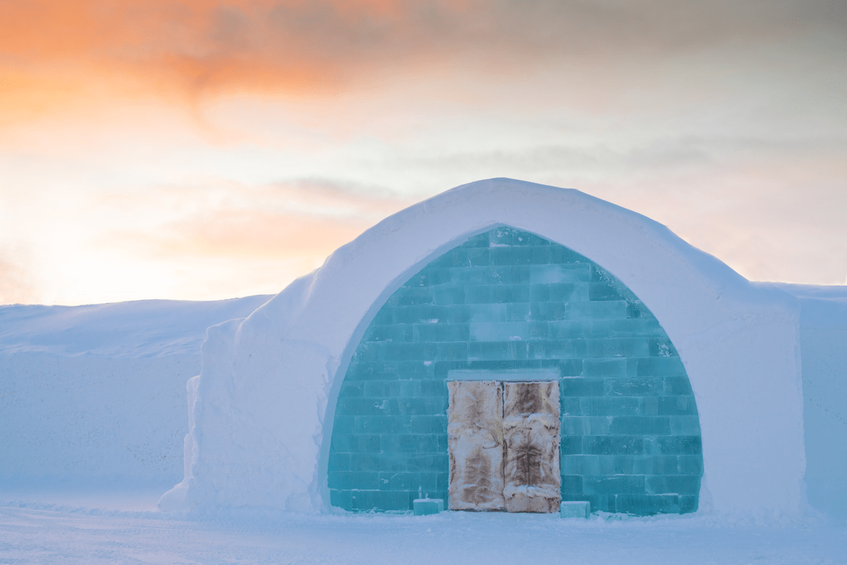 Icehotel-33-Entrance-Kaamos-Light.jpg