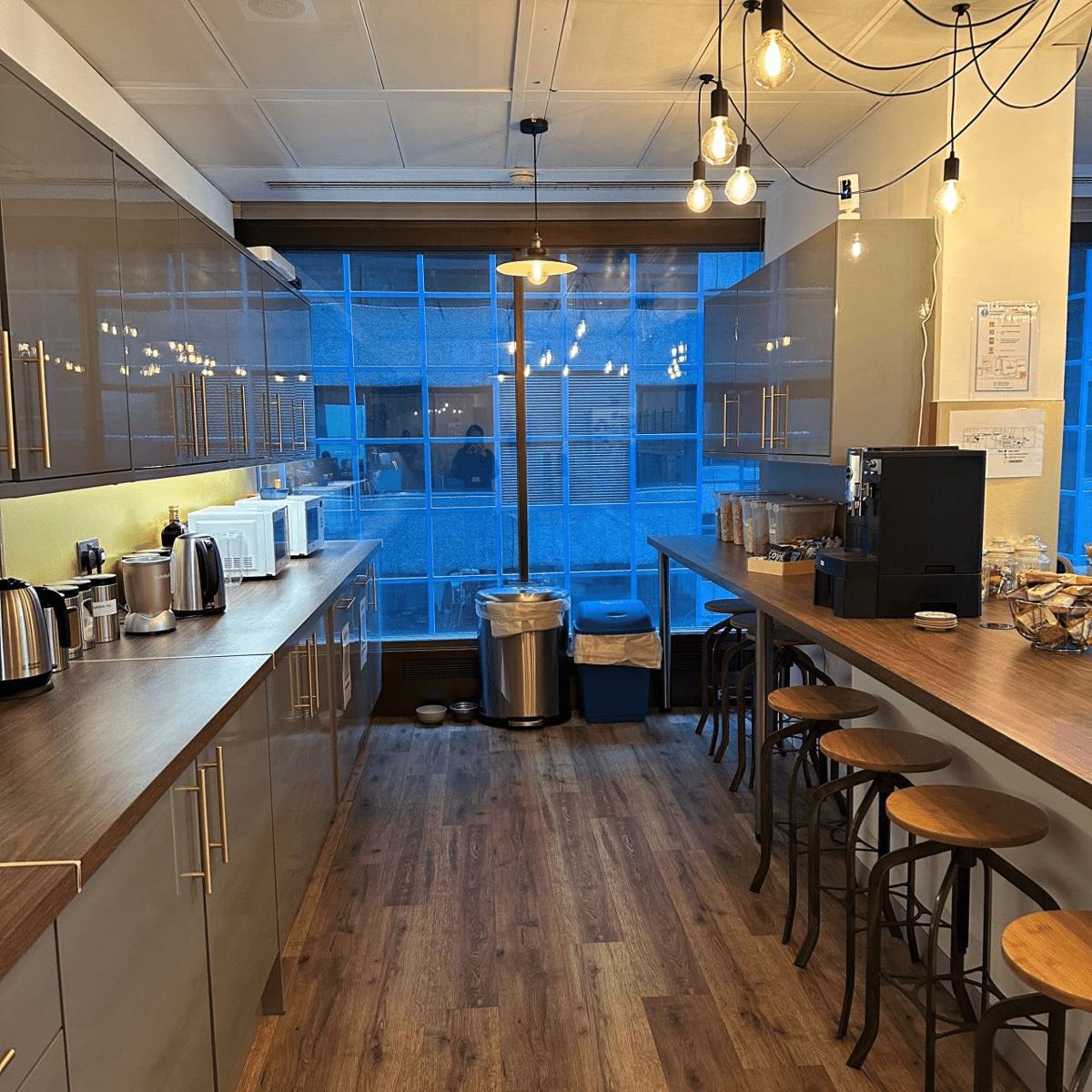 Wazoku office