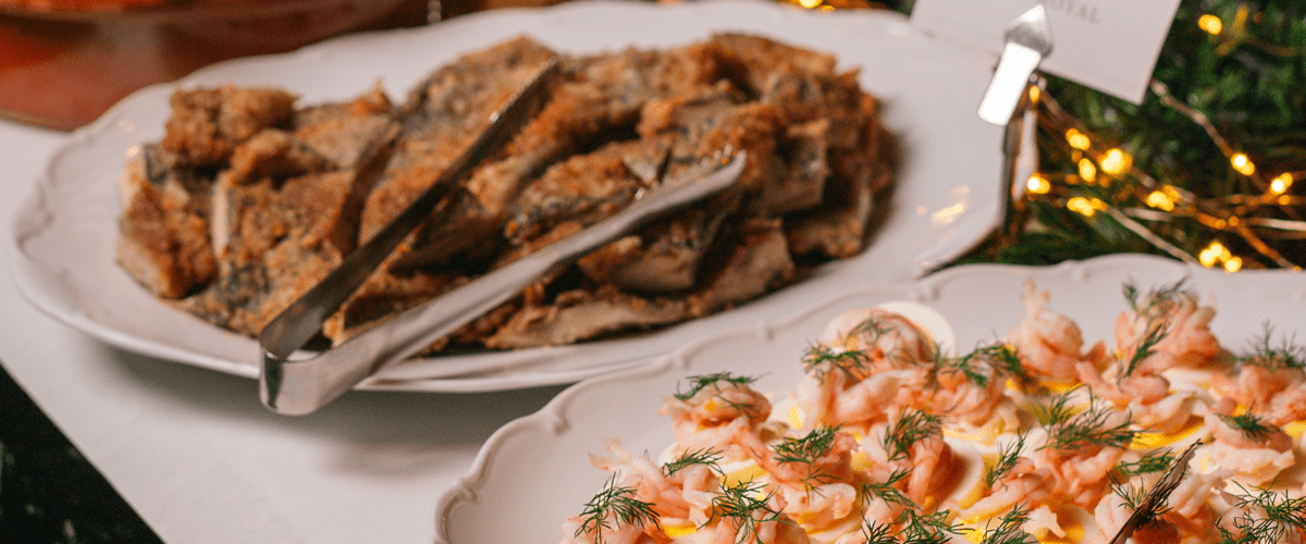 Serveringspersonal till Pluras Julbord på Stortorgskällaren