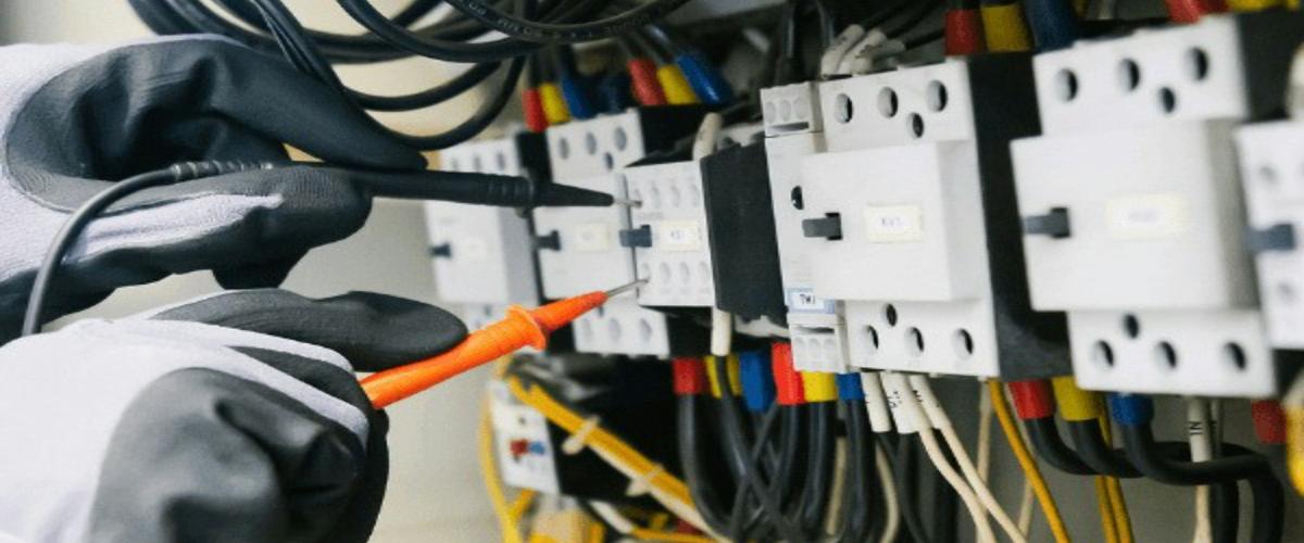 ÉLECTRICIEN (H/F/X)