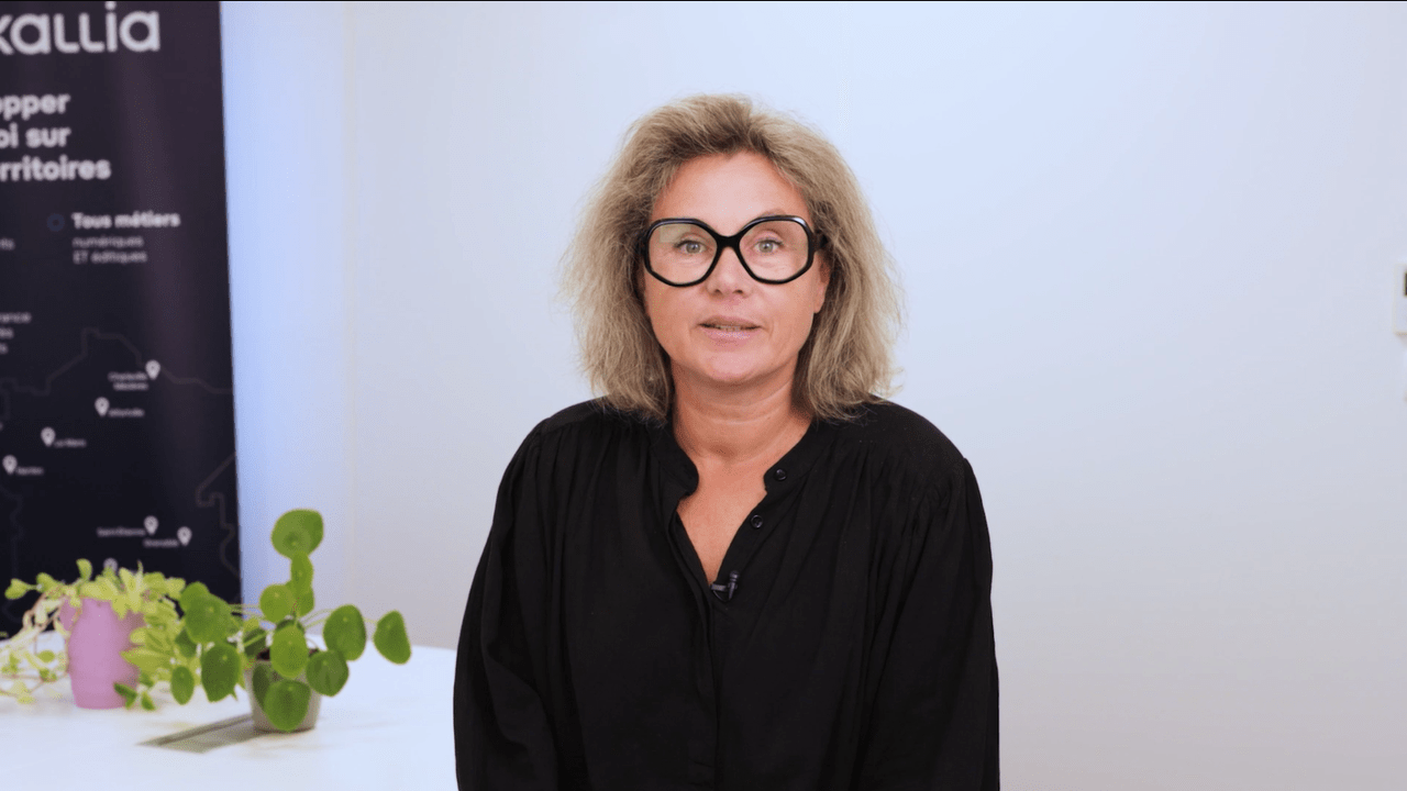 Portrait Clémence Ingénieur d'Affaires chez Doxallia