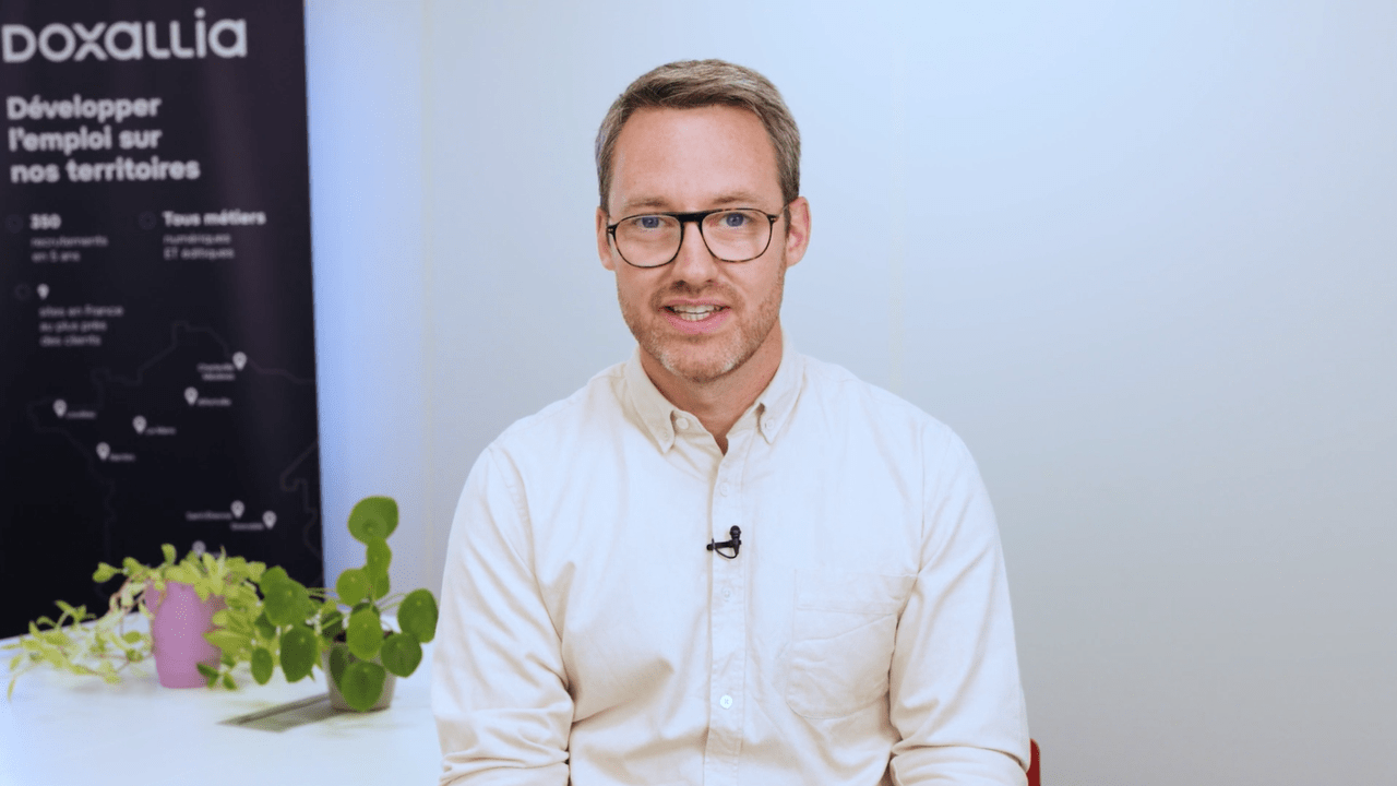 Portrait Clémence Ingénieur d'Affaires chez Doxallia