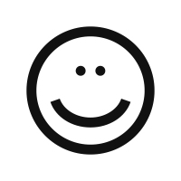 Must naeratava näo sümbol valgel taustal.