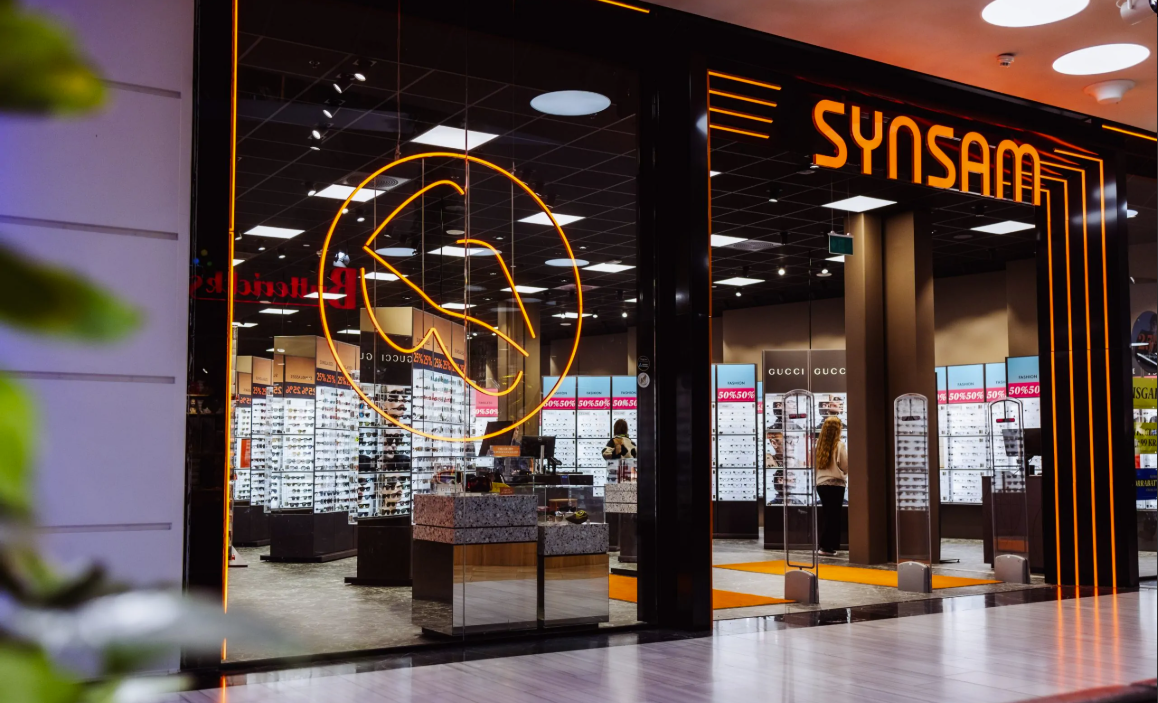 Synsam Täby fotat på ingång av butik