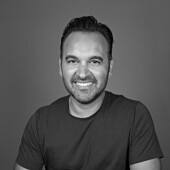 Picture of Babak Faramarzian