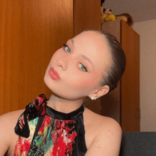 Picture of Alexandra Tirlea