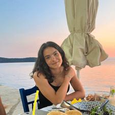 Picture of Olivia Ouzounidis