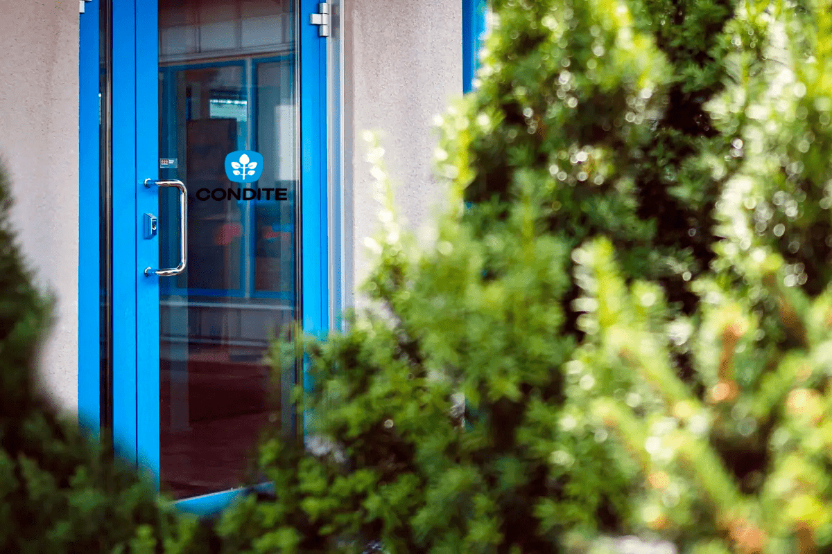 Conditen toimiston ovi.