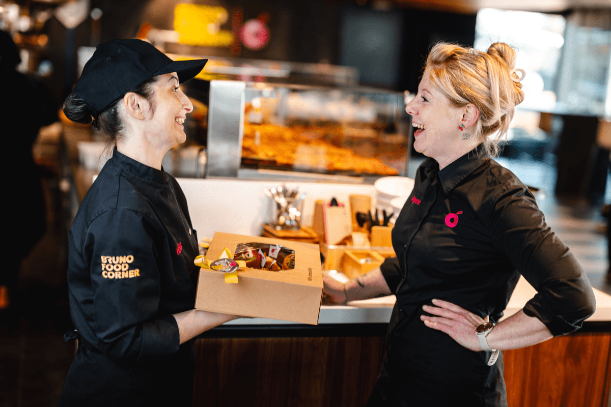 Sfeer collega's Bruno Foodcorner
