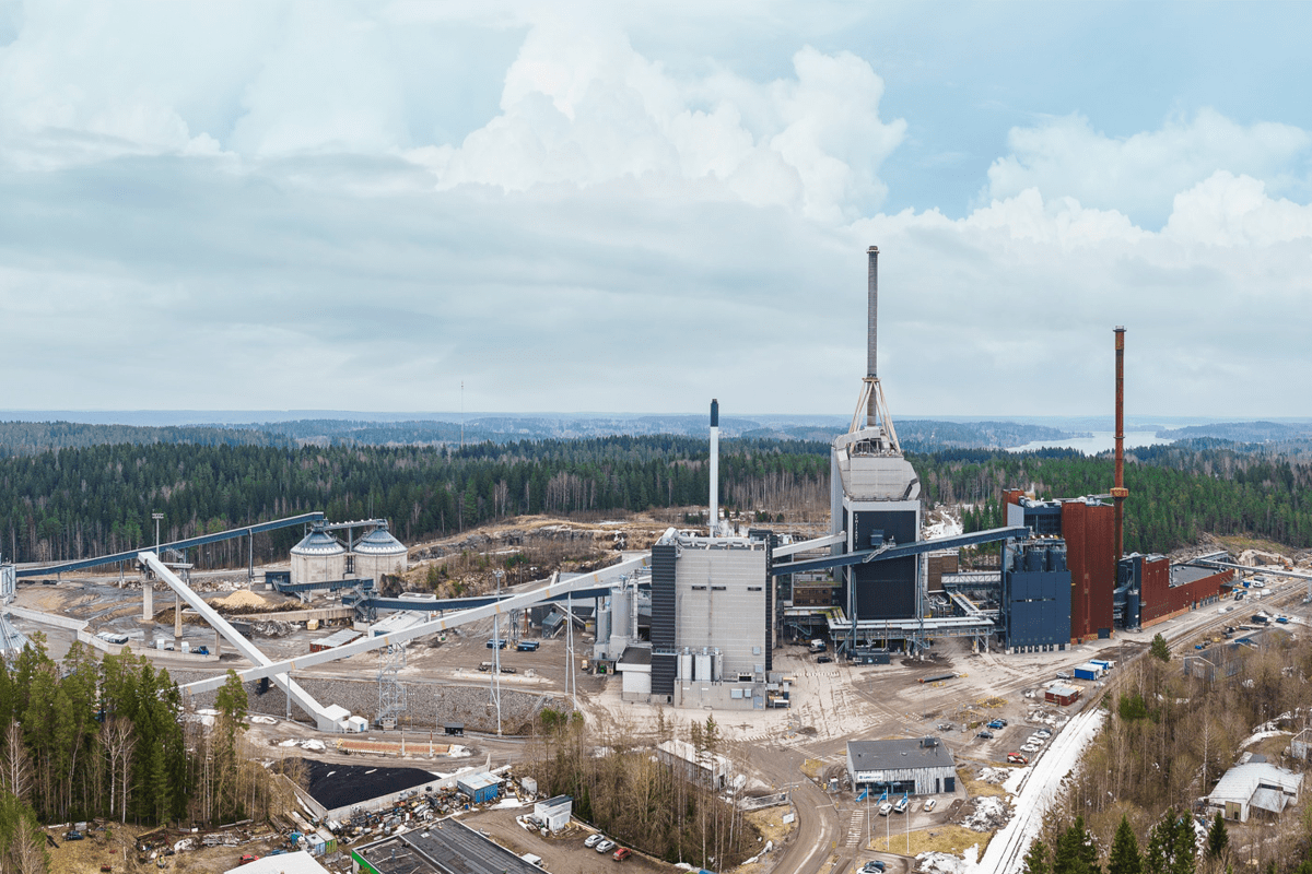 Kymijärven voimalaitos ilmasta kuvattuna.