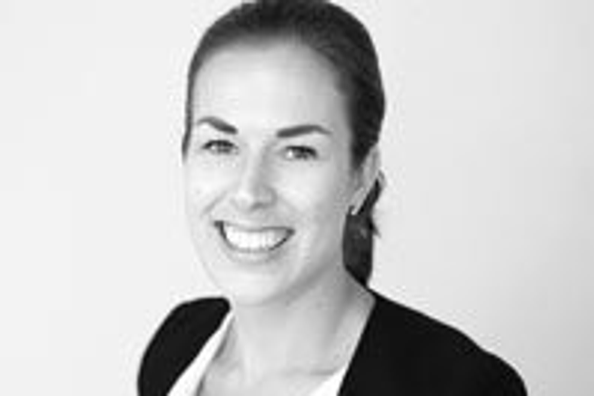 Kvinnlig regionchef, svartvitt foto