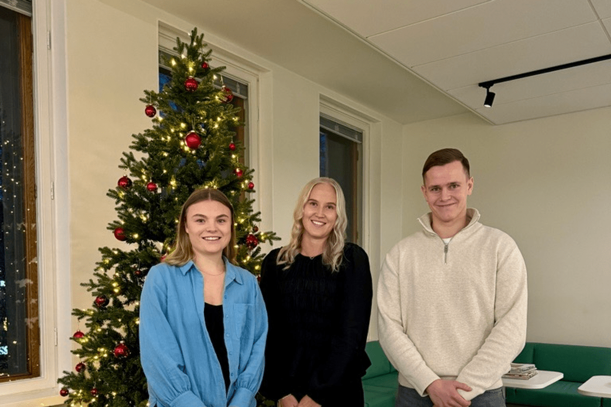 3 thesis writers celebrating their win of the TRY awards at Nordec office in Vaasa