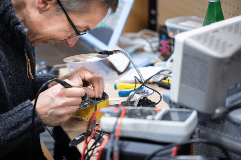 Senior Electronics Engineer image