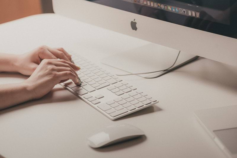 Polish Helpdesk Agent - Telecom image