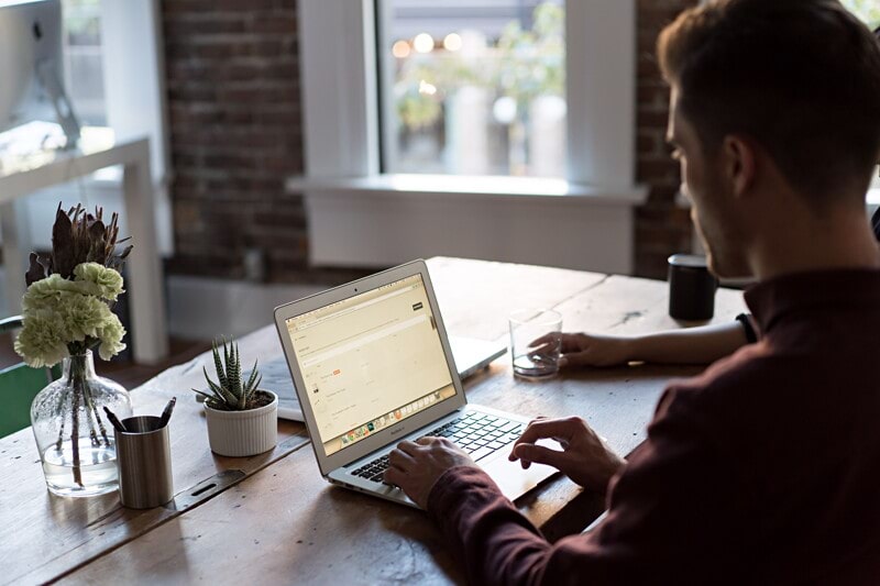 Assistant administratif et commercial en alternance H/F image