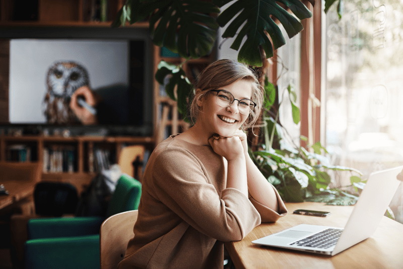 Senior Accountant image