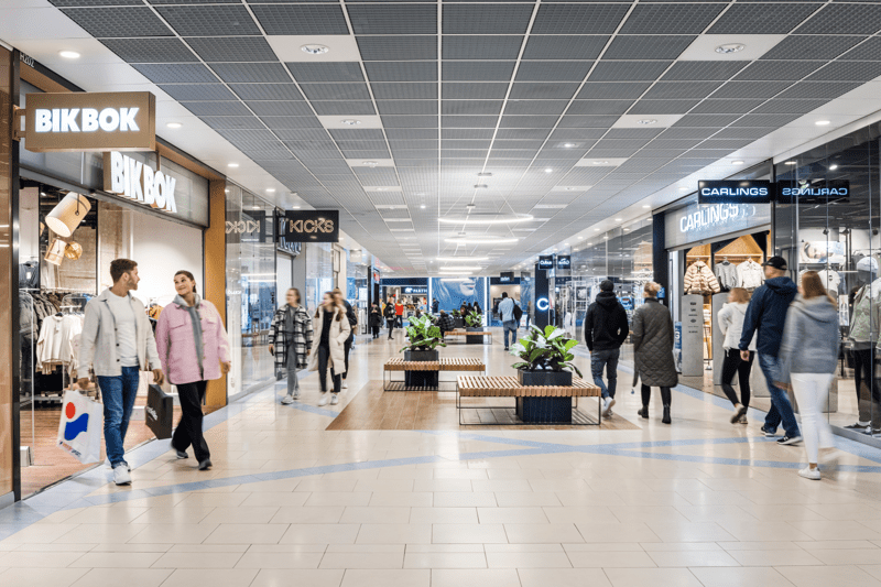 Senior Leasing Manager image