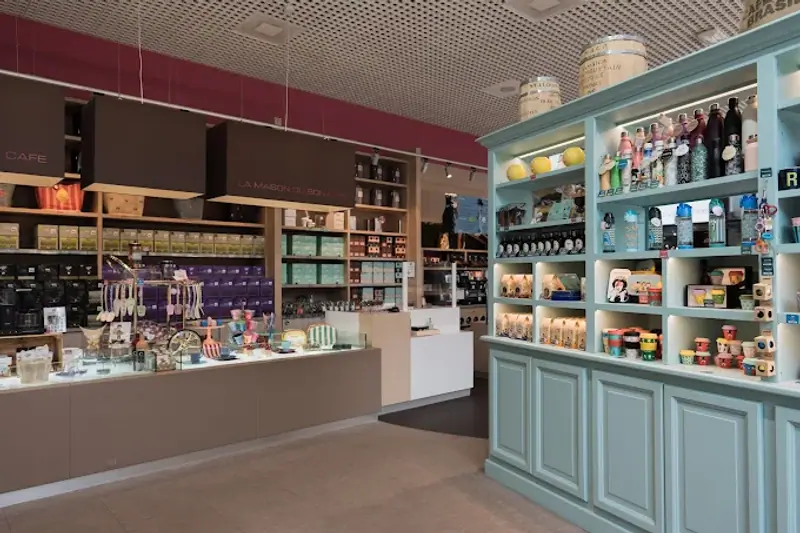 Vendeur / Vendeuse Boutiques (H/F) image