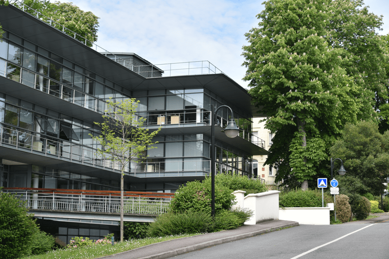 Technicien back office service Bourse H/F image