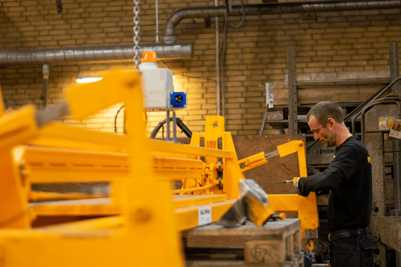 Produktionsleder til DK Cranes image