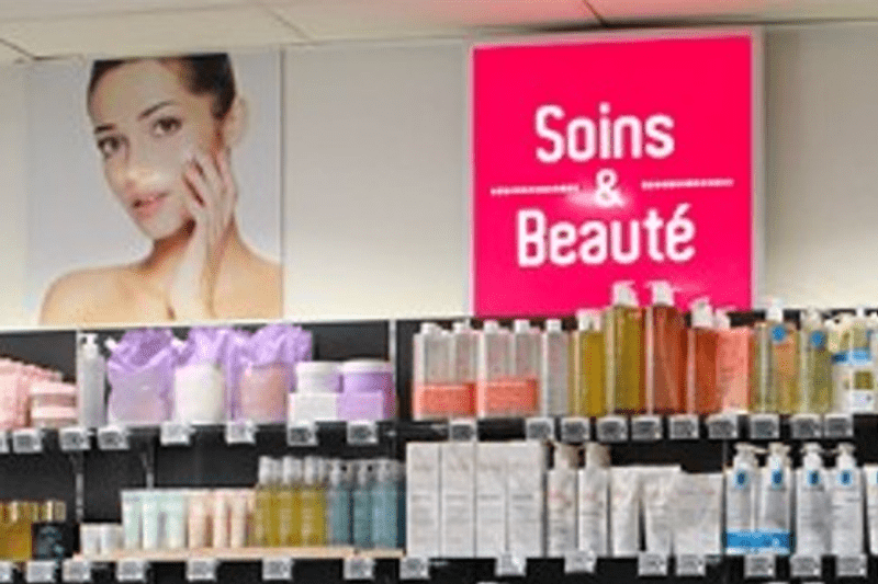 Commerciale en Pharmacie - soins capillaires image