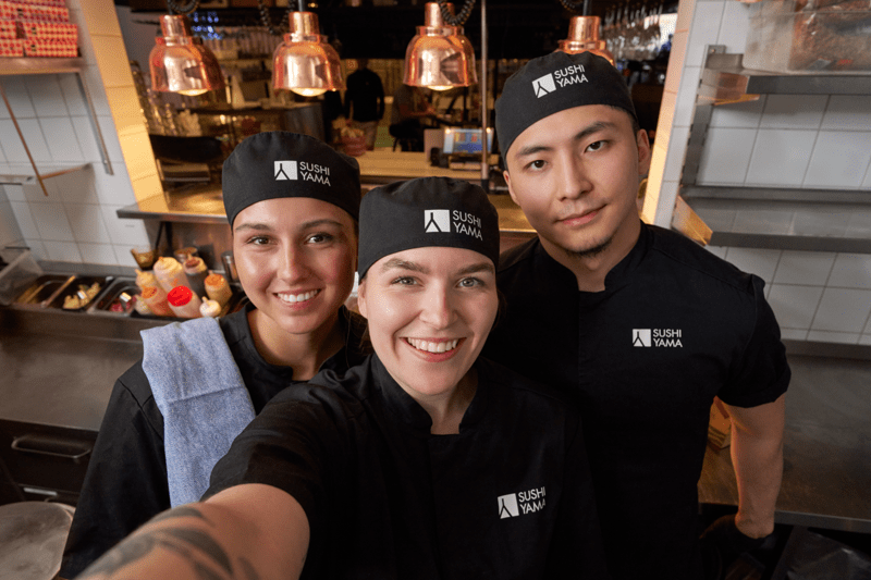 Restaurant-Mitarbeiter/in (m/w/d) image