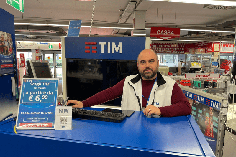 Promoter vendite settore telefonia con esperienza image