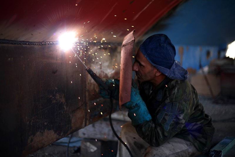 Levyseppähitsaaja / Sheet metal welder image