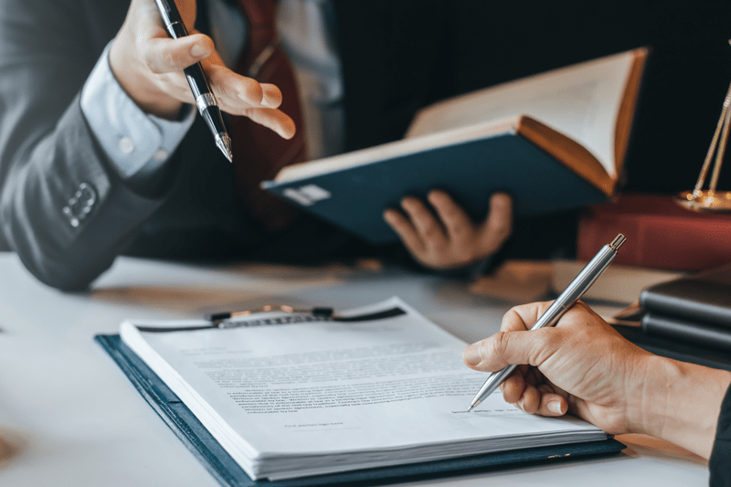Senior Legal Manager (Lawyer) image