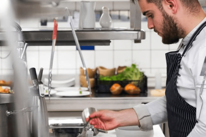 Commis de Cuisine H/F image