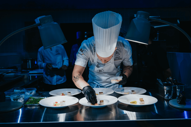 Jobba extra som kock under en smakrik sommarsäsong image