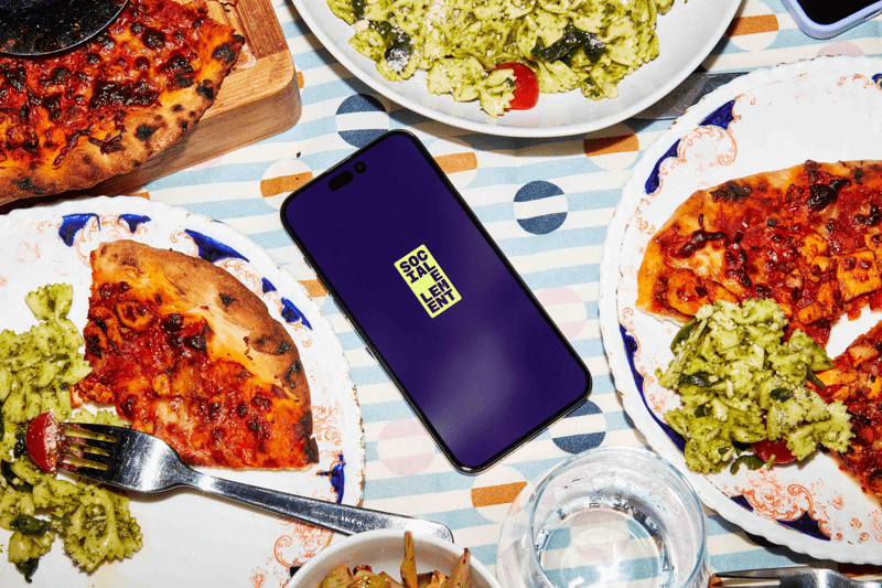 Content Creator (Bilingual English/German) image