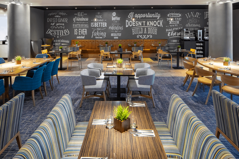 Food and Beverage Assistant image