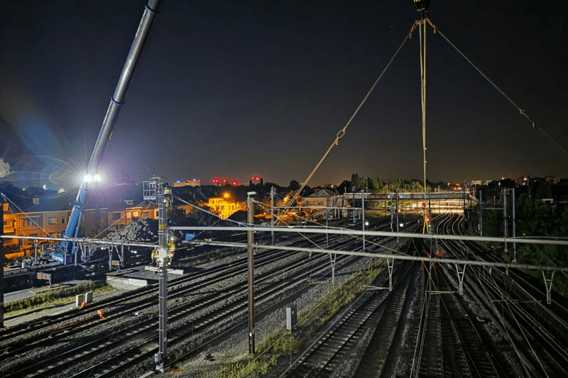 Monteur caténaire - chantiers dans toute la belgique image